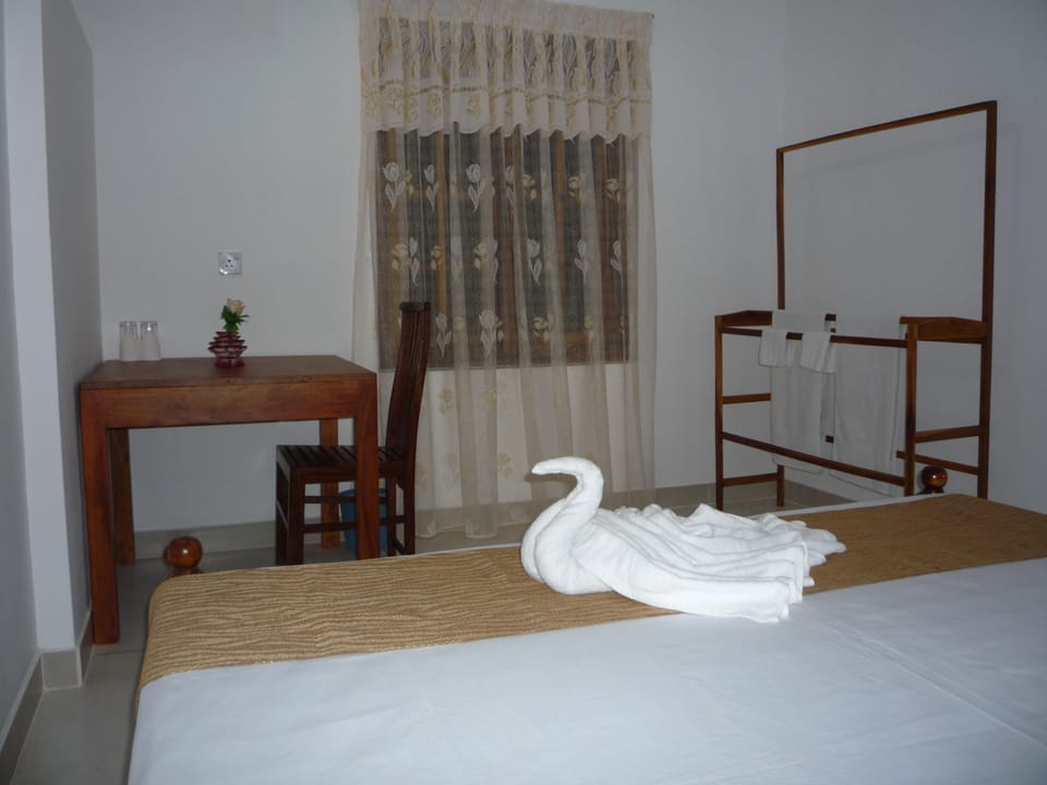 Economy Double or Twin Room | Individually furnished, desk, laptop workspace, iron/ironing board