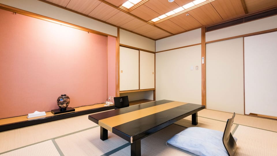 Superior Japanese-Style Room with 10+6 Tatami Mats - Indoor Bath - Non-Smoking | Desk, bed sheets