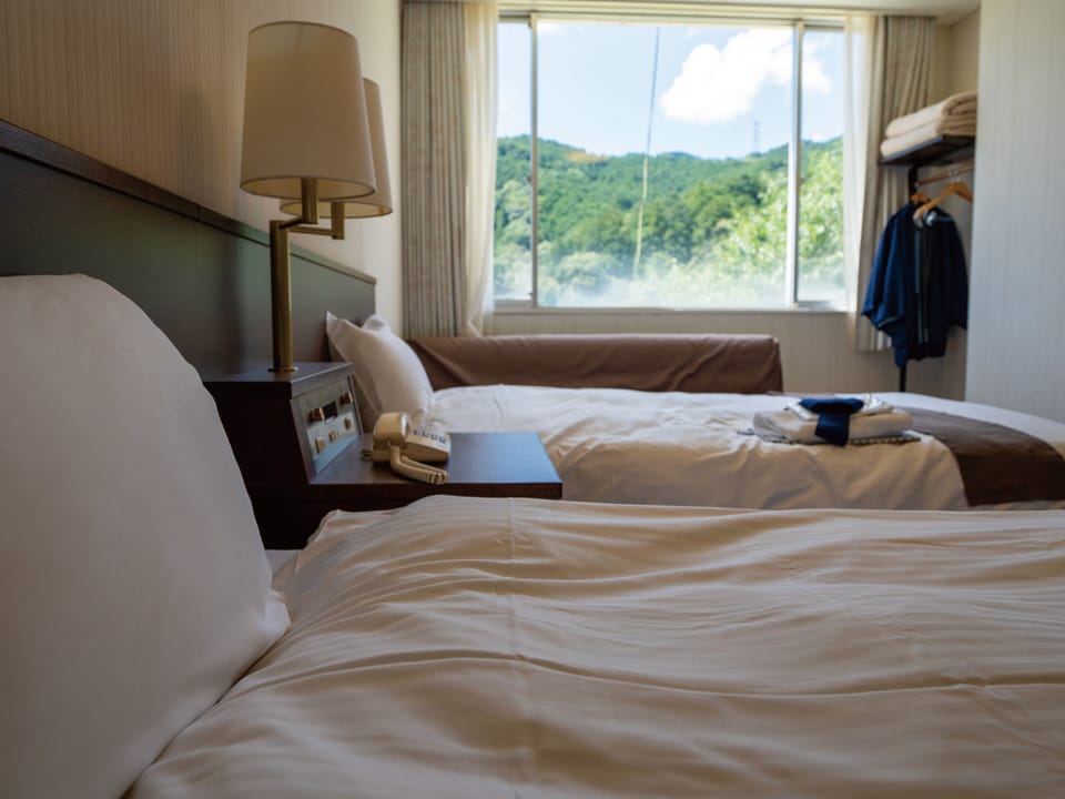 Twin Room with Bathroom, Non-Smoking | WiFi (free), bed sheets
