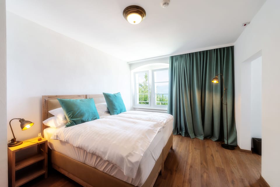 Desk, free cribs/infant beds, free WiFi, bed sheets