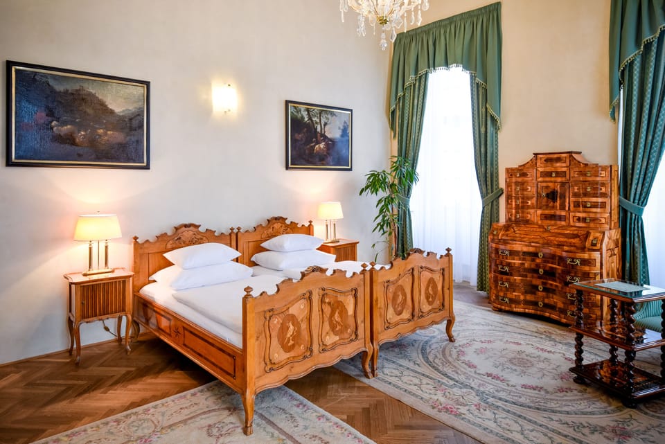Deluxe Double Room | Minibar, in-room safe, desk, iron/ironing board