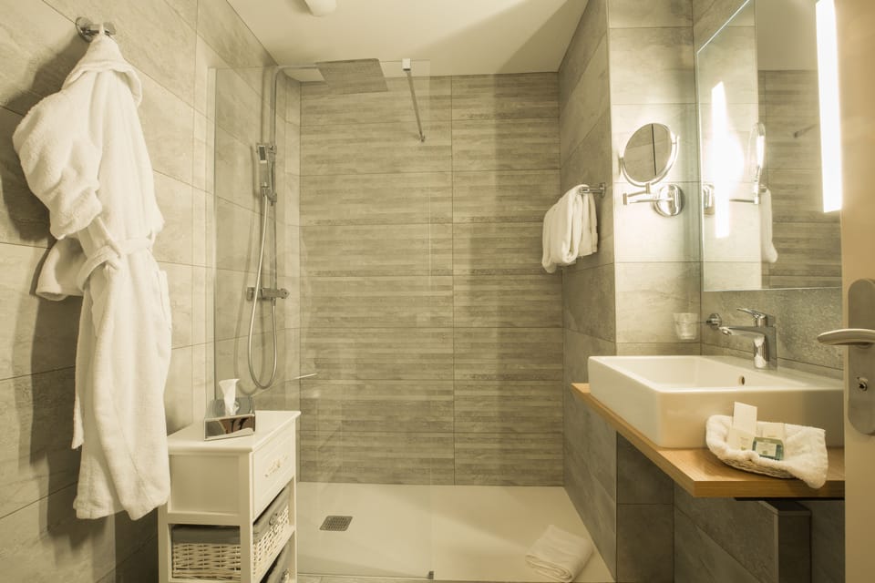 Executive Triple Room, Terrace | Bathroom | Hair dryer, towels