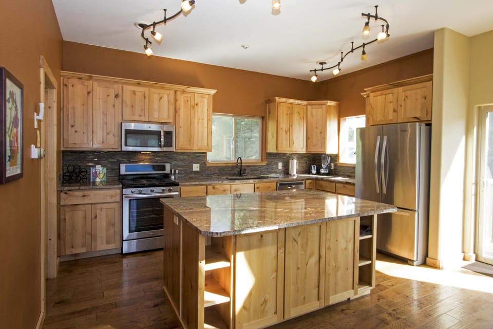 Kitchen, island