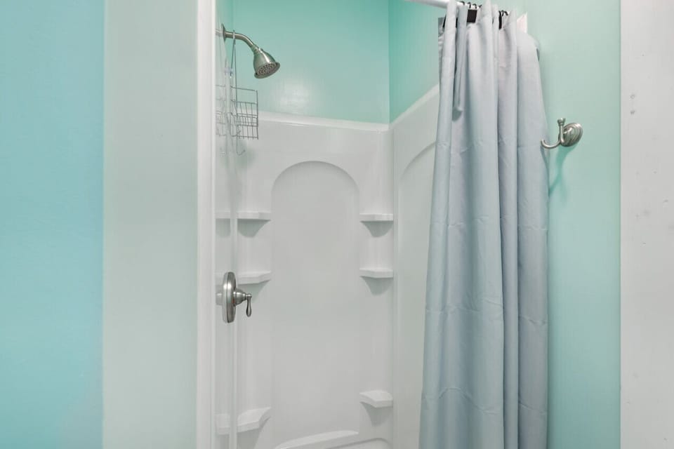 Walk in shower!