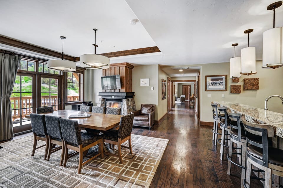 Dining Room, Dining Table, Furniture, Indoors, Table