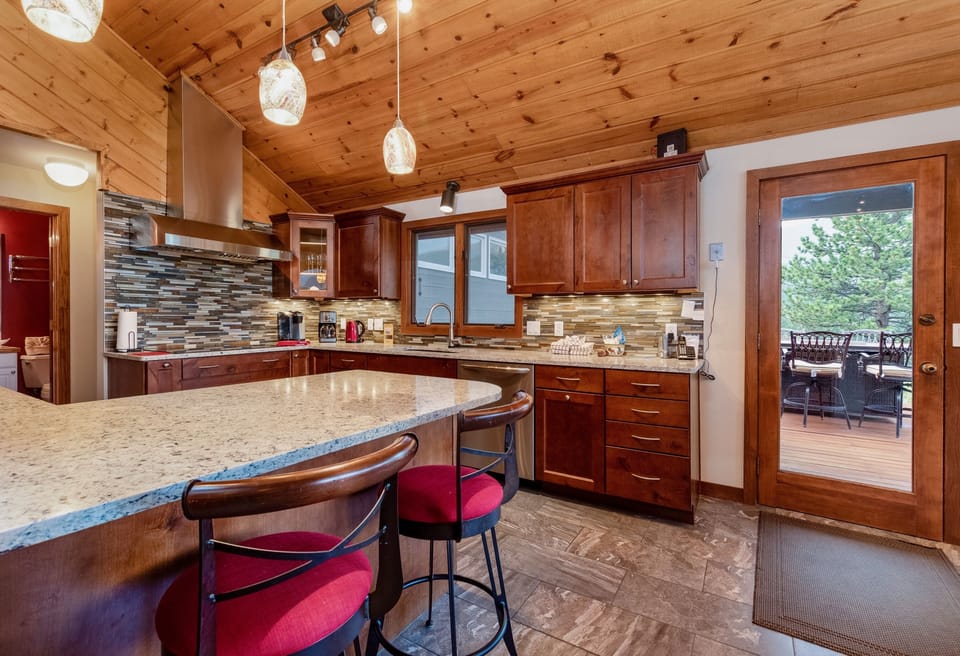 Flooring, Hardwood, Furniture, Indoors, Room