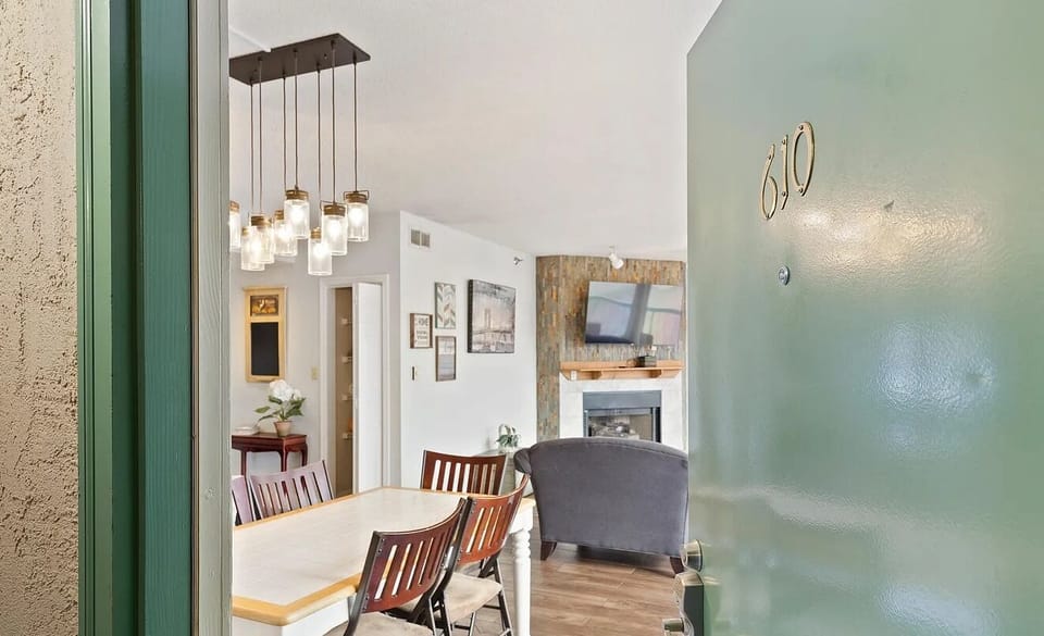 Dining Room, Dining Table, Furniture, Indoors, Table