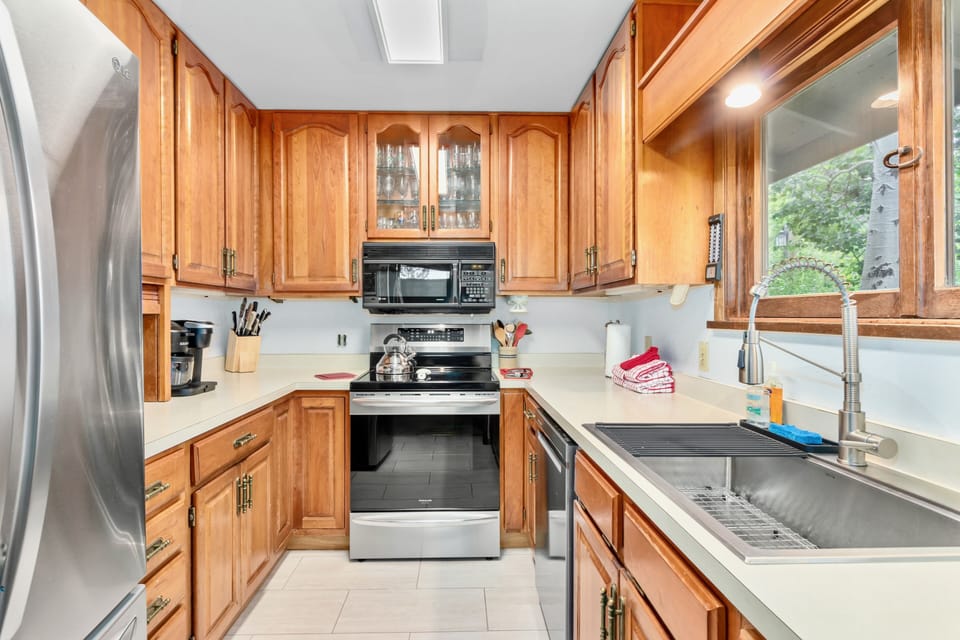 Indoors, Kitchen, Sink, Microwave, Oven