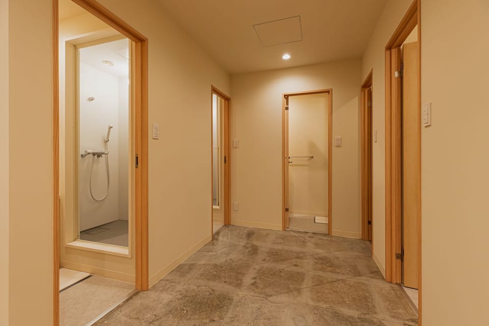 Free toiletries, hair dryer