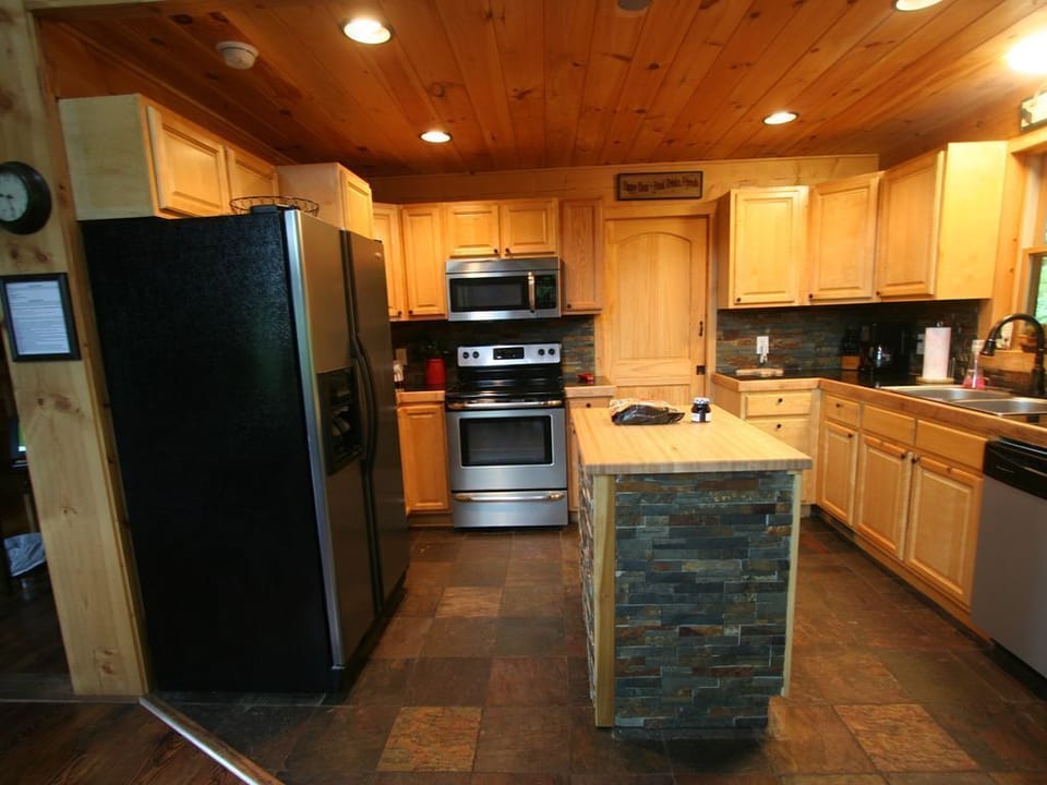 All cooking and kitchen utensils provided.  Dishwasher, Keurig and coffee maker.