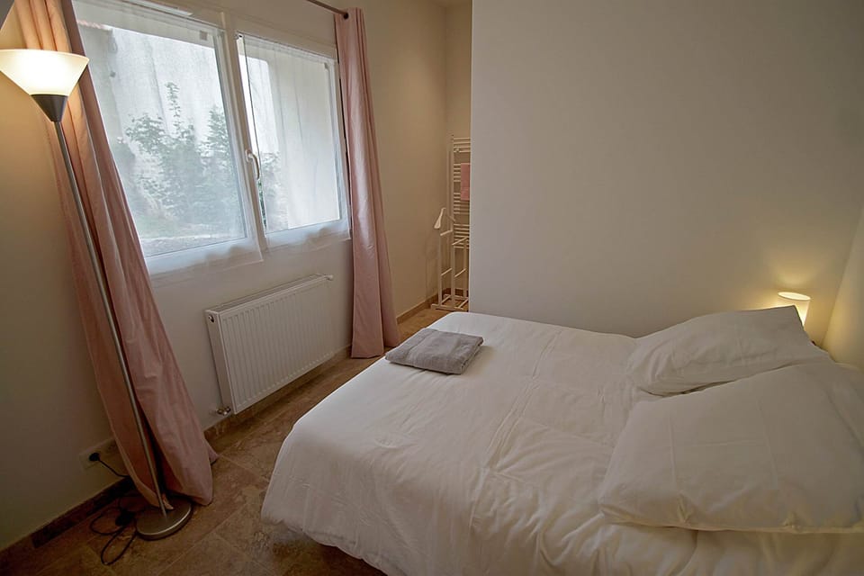 Chambre lit double - rez-de-chaussée