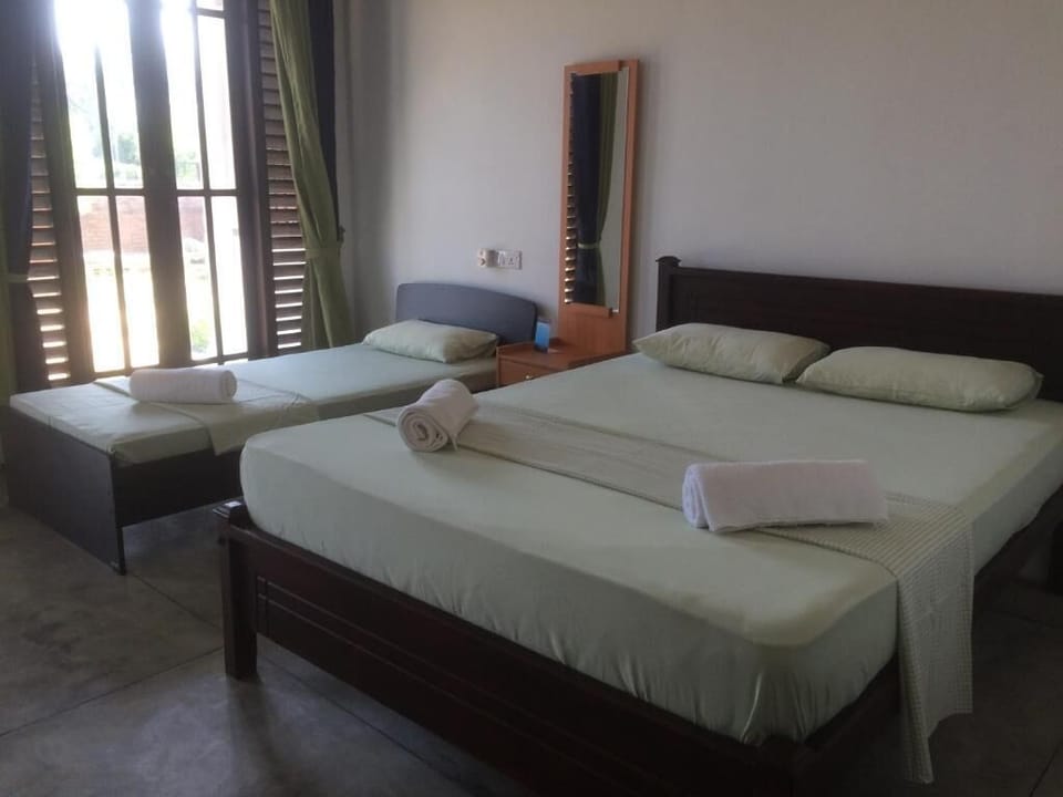 Premium bedding, memory foam beds, desk, soundproofing