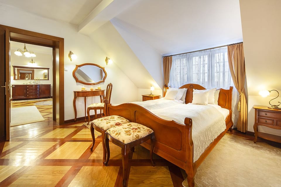 Comfort Apartment (Apartament Dziedzica) | In-room safe, desk, soundproofing, iron/ironing board