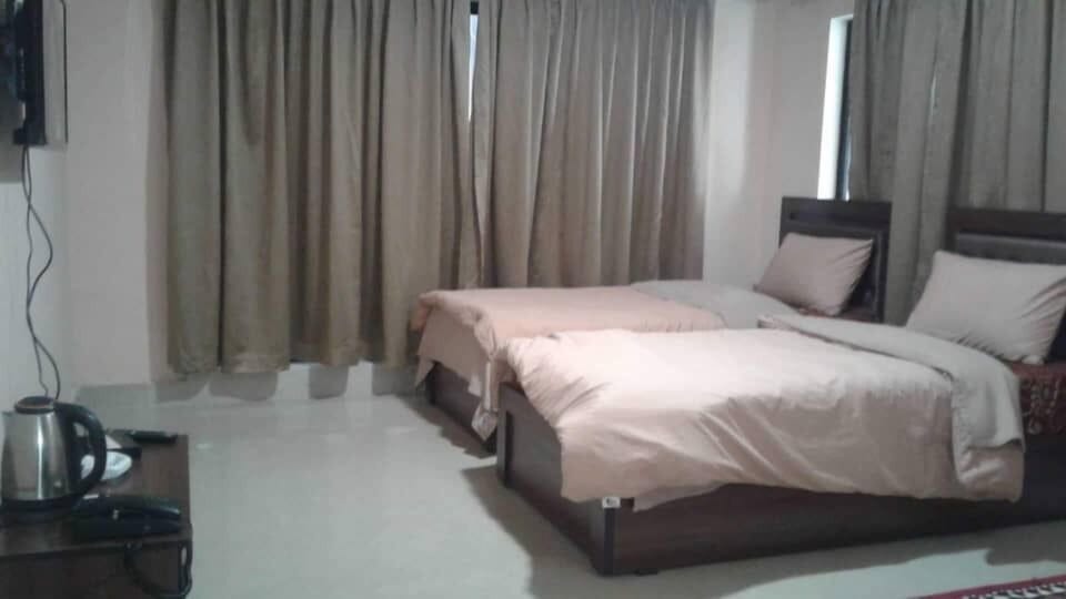 Double or Twin Room, 2 Twin Beds | WiFi (free), bed sheets