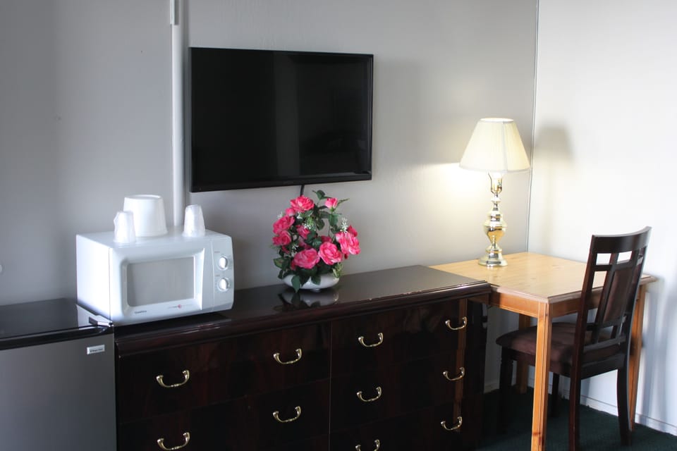 27-inch TV with cable channels