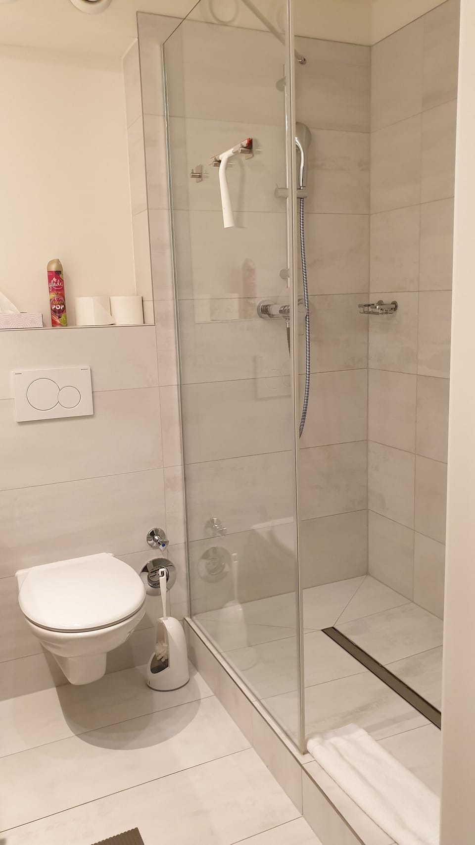 Basic Single Room, 1 Bedroom, Kitchen | Bathroom | Shower