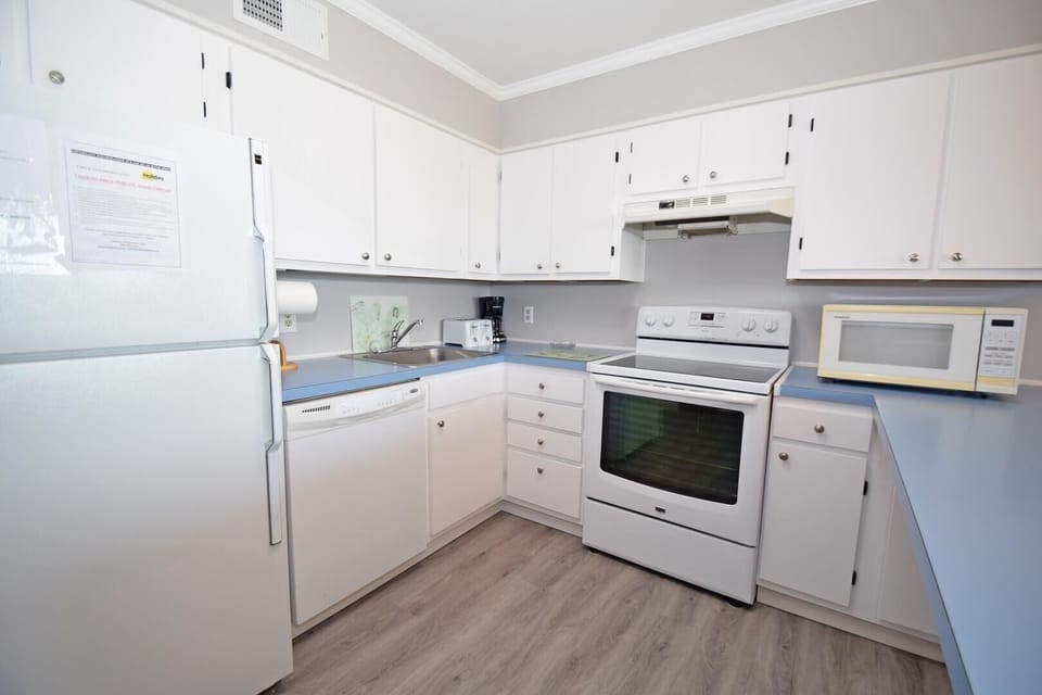 Condo, 2 Bedrooms | Private kitchen | Coffee/tea maker, fridge, toaster