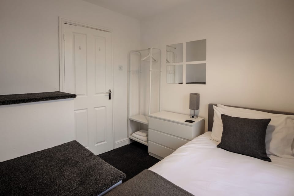 Premium bedding, iron/ironing board, free WiFi, bed sheets