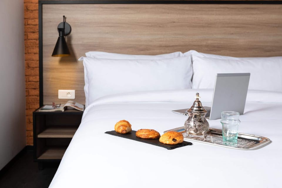 Standard Double Room | Premium bedding, in-room safe, desk, blackout drapes