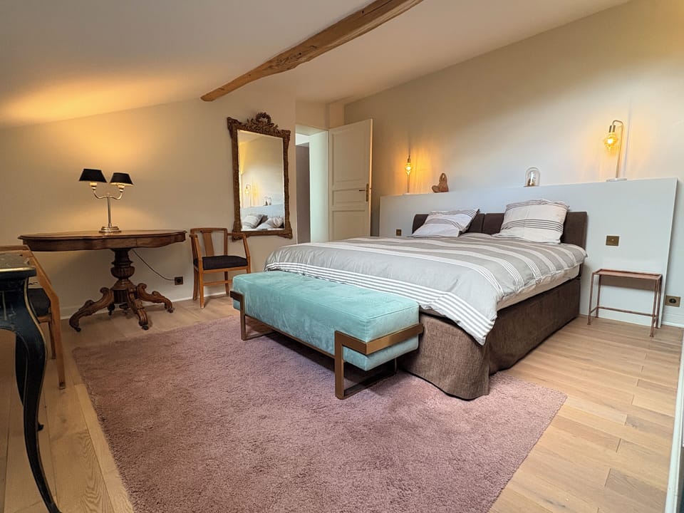 Suite Cyprès | 1 bedroom, premium bedding, down comforters, minibar