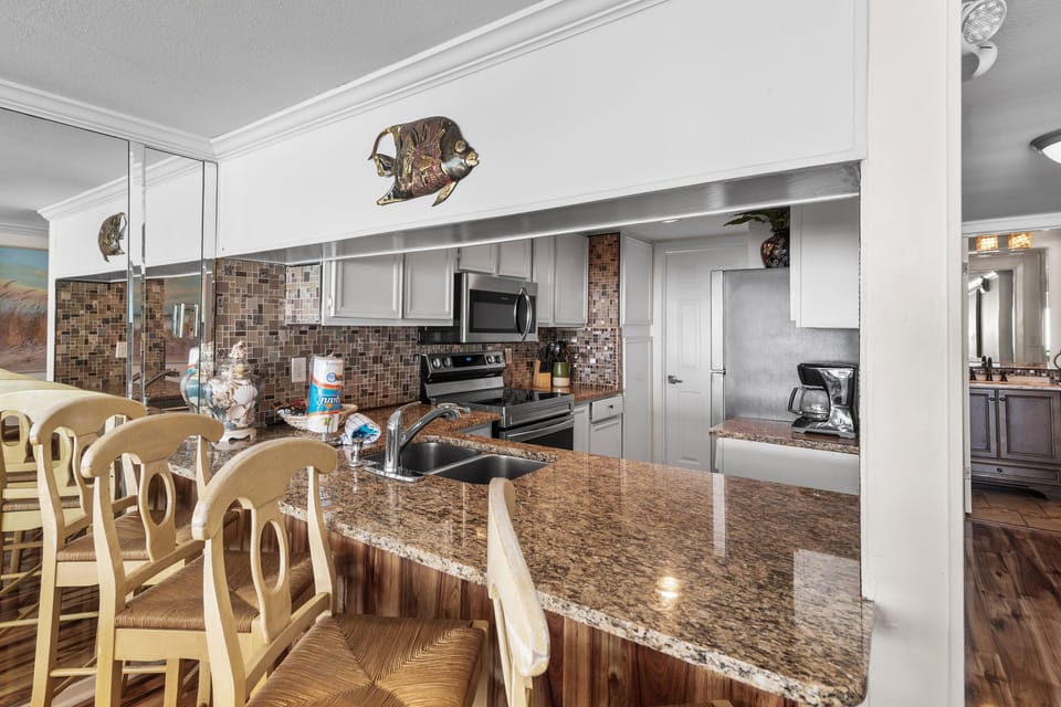 Eat-in bar seating