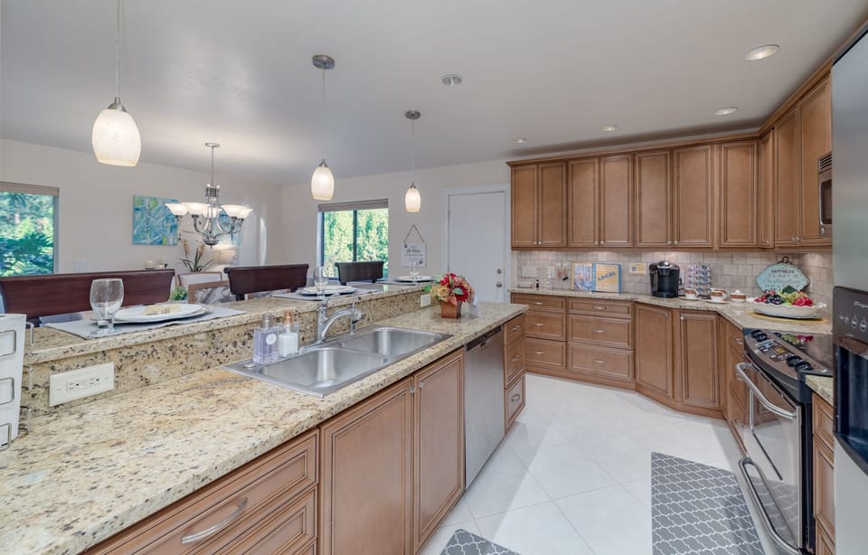 Prepare special meals together in this fully equipped kitchen.