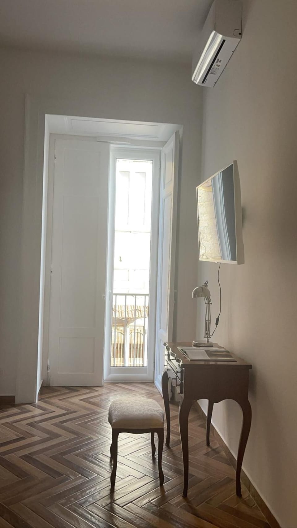 Minibar, in-room safe, desk, blackout drapes