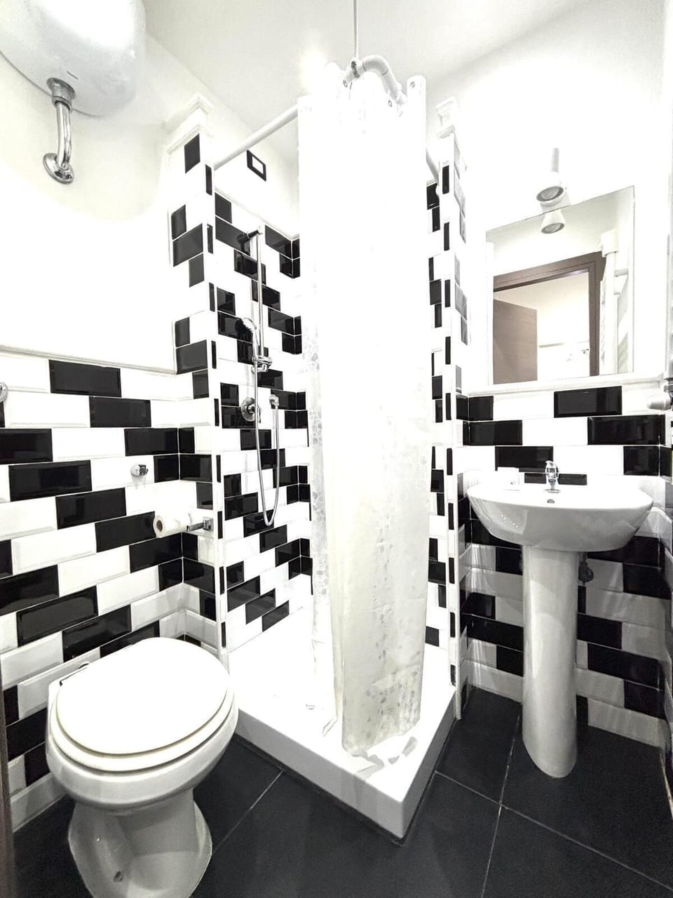 Shower, rainfall showerhead, towels