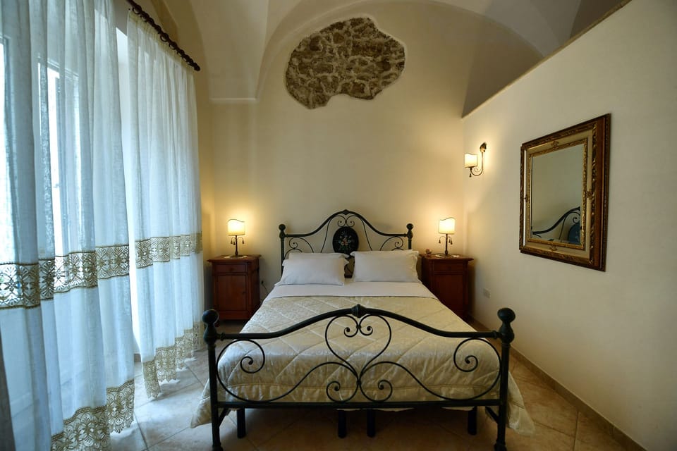 Double Room | Individually decorated, individually furnished, free WiFi, bed sheets