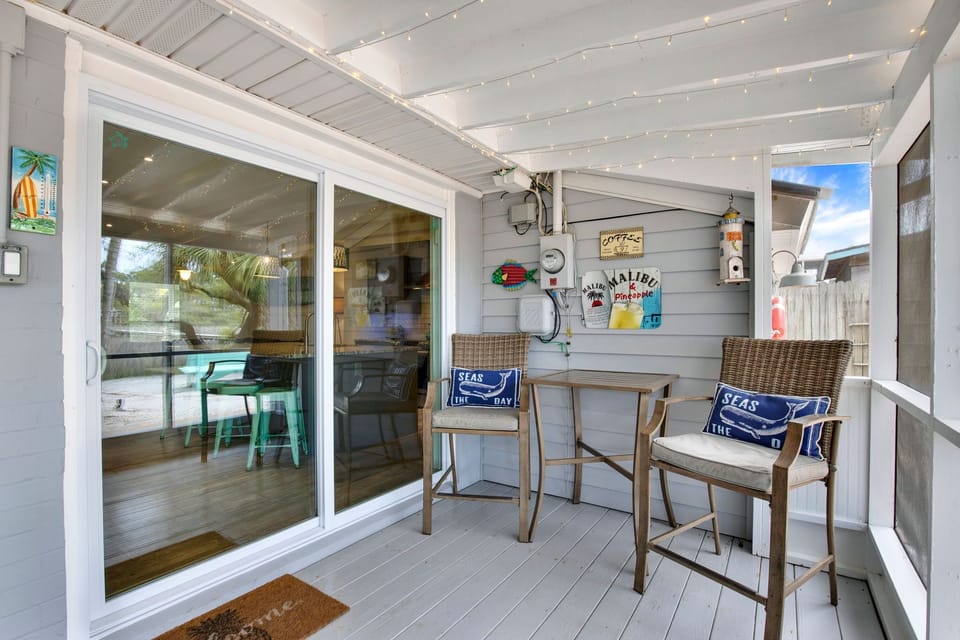 Screened-In Porch