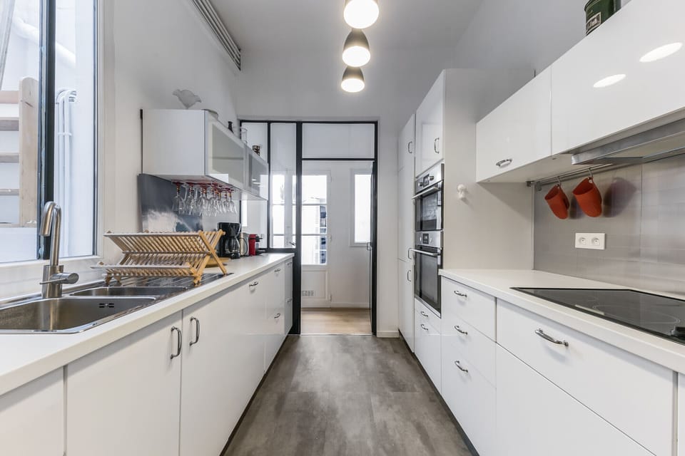 Large equipped kitchen
