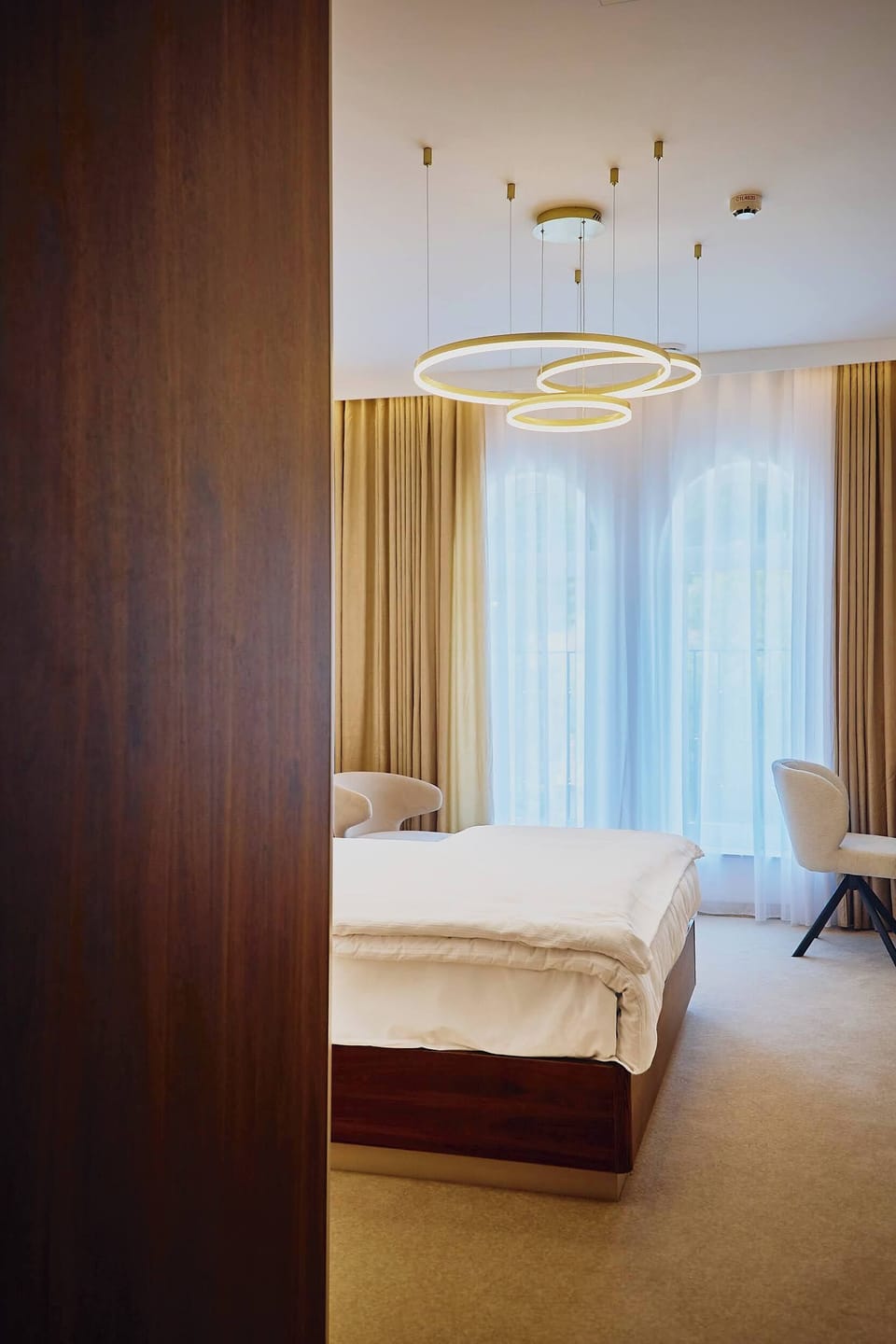 Superior Double Room | Minibar, in-room safe, desk, blackout drapes