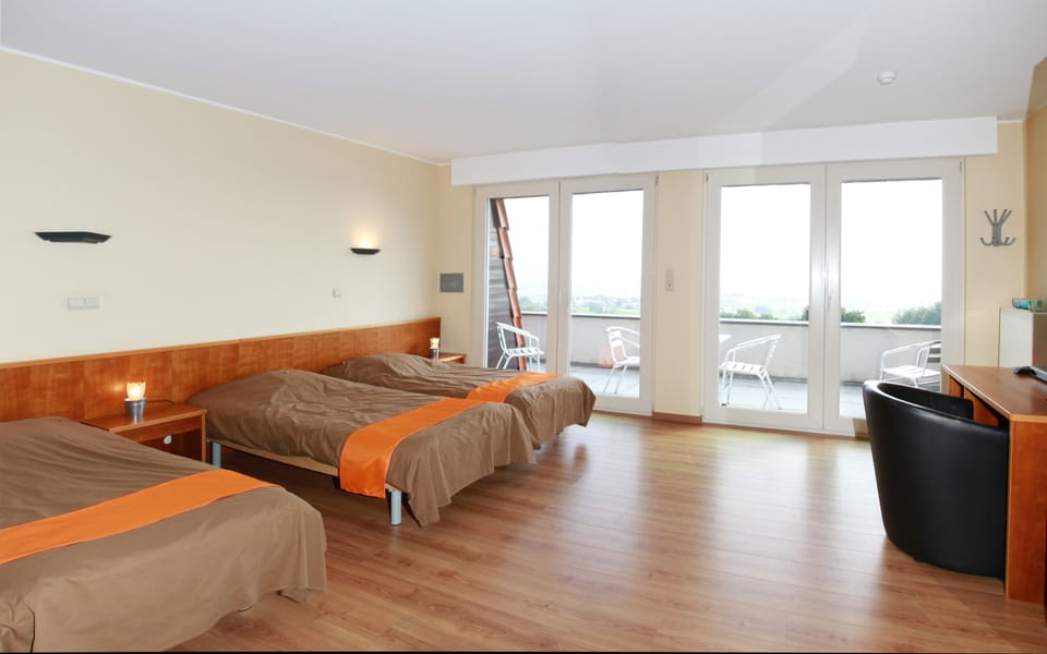 Triple Room | Minibar, in-room safe, free WiFi, bed sheets