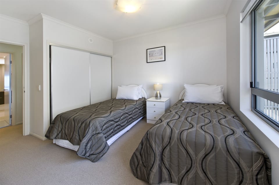 1 bedroom, premium bedding, desk, iron/ironing board
