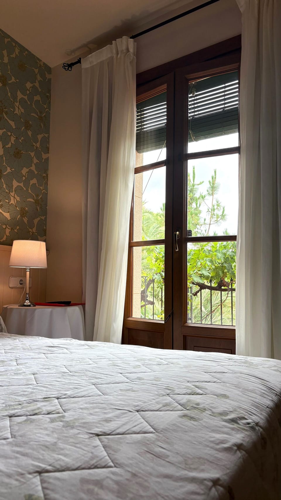 Single Room | Blackout drapes, cribs/infant beds, free WiFi, bed sheets