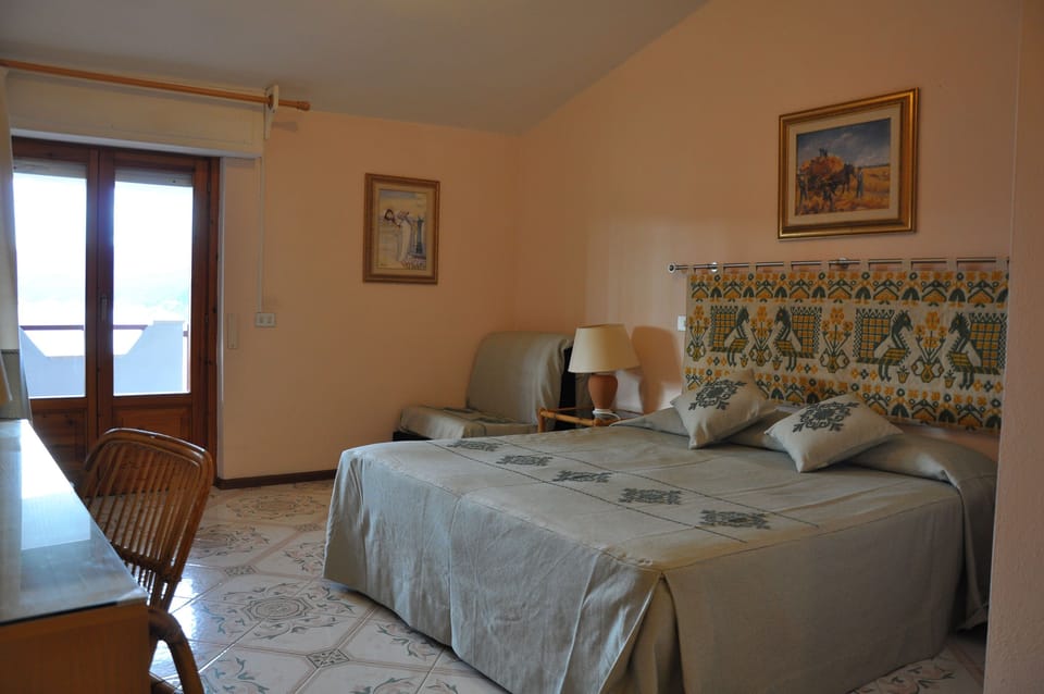 In-room safe, desk, cribs/infant beds, free WiFi
