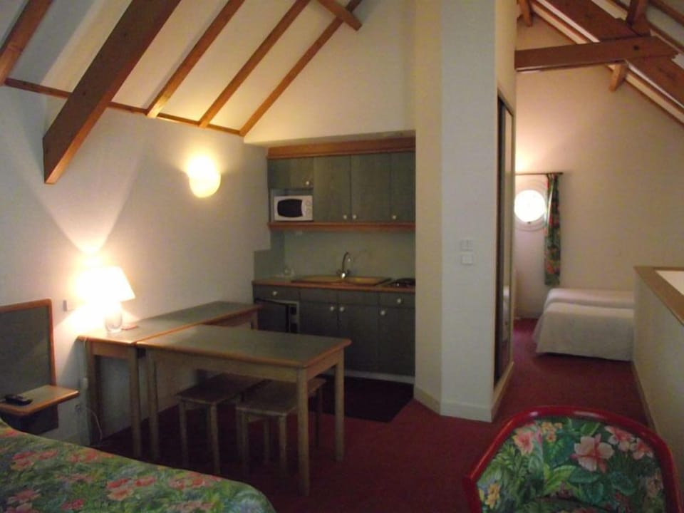 Studio | Individually decorated, desk, free WiFi