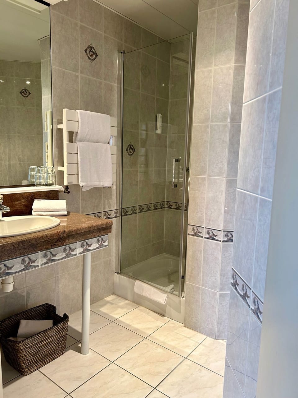 Family Room, 2 Bedrooms | Bathroom | Free toiletries, hair dryer, towels