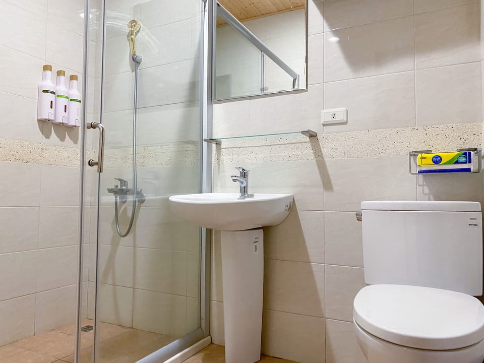 Business Double or Twin Room | Desk, blackout drapes, soundproofing, free WiFi