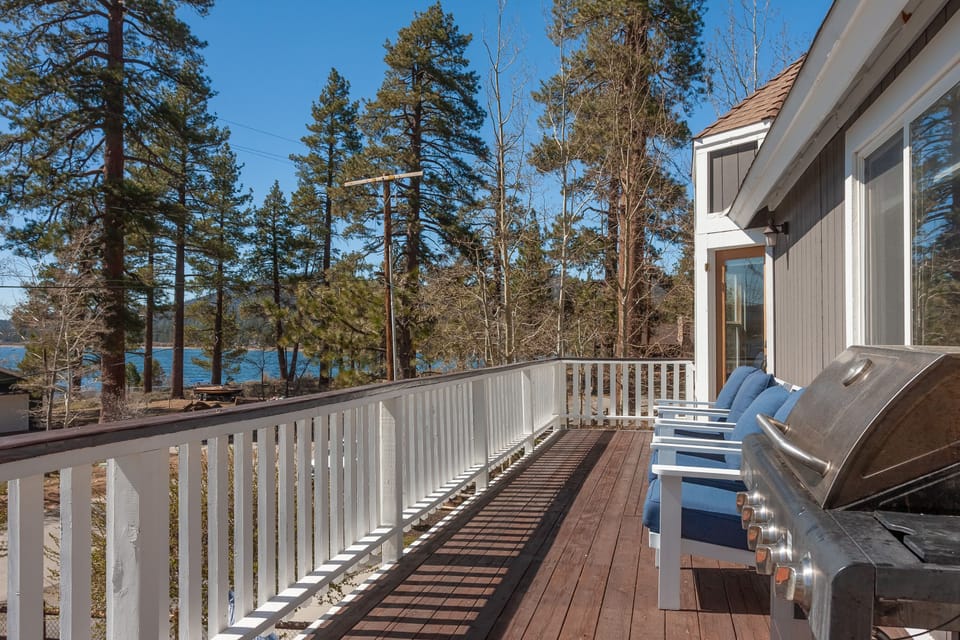 Eagle Cove's lake views are second to none & almost completely unobstructed!