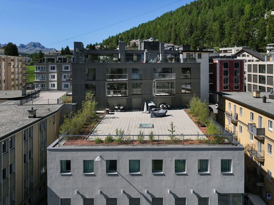 Building, Residential Area, Architecture, Apartment, Urban Design, Condominium, Concrete, Balcony