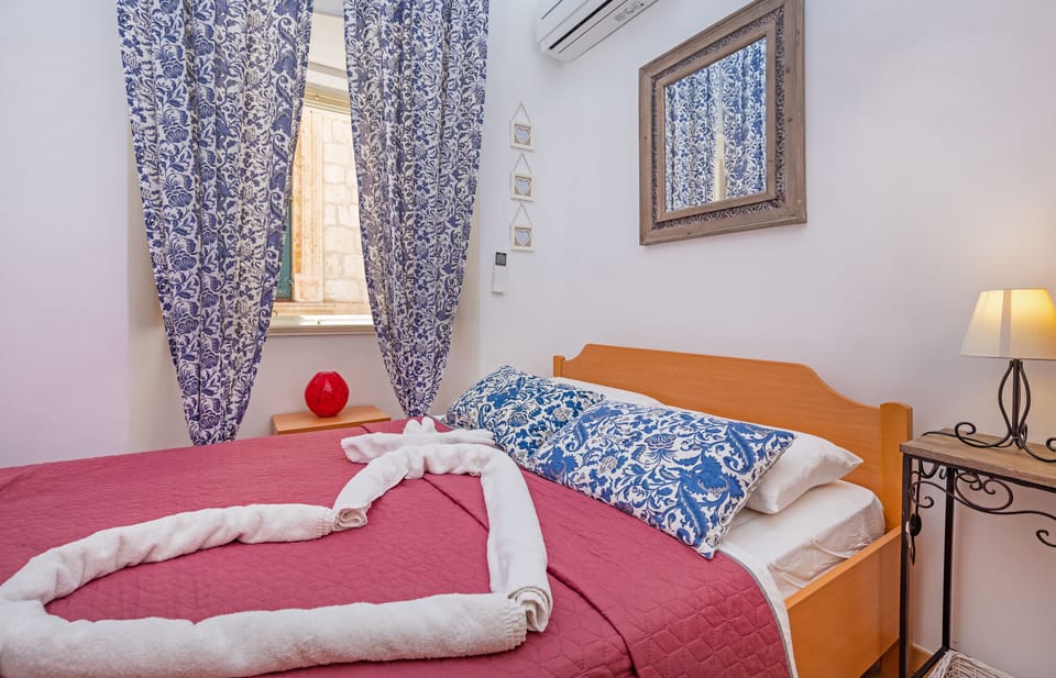 Standard Apartment | 2 bedrooms, desk, soundproofing, iron/ironing board
