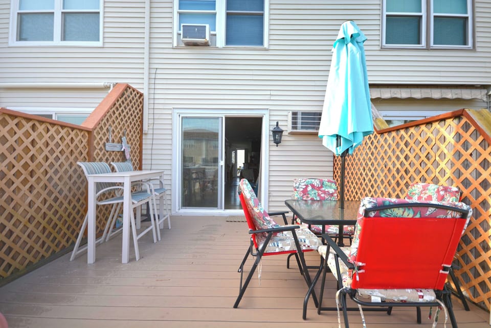 NEW DECKING