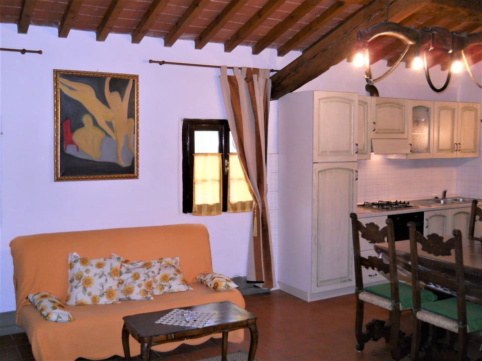 Room, Property, Building, Furniture, Interior Design, Ceiling, House, Floor, Table, Real Estate