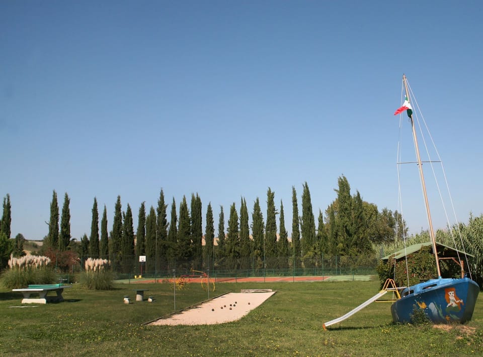 Tree, Recreation, Grassland, Leisure, Vehicle