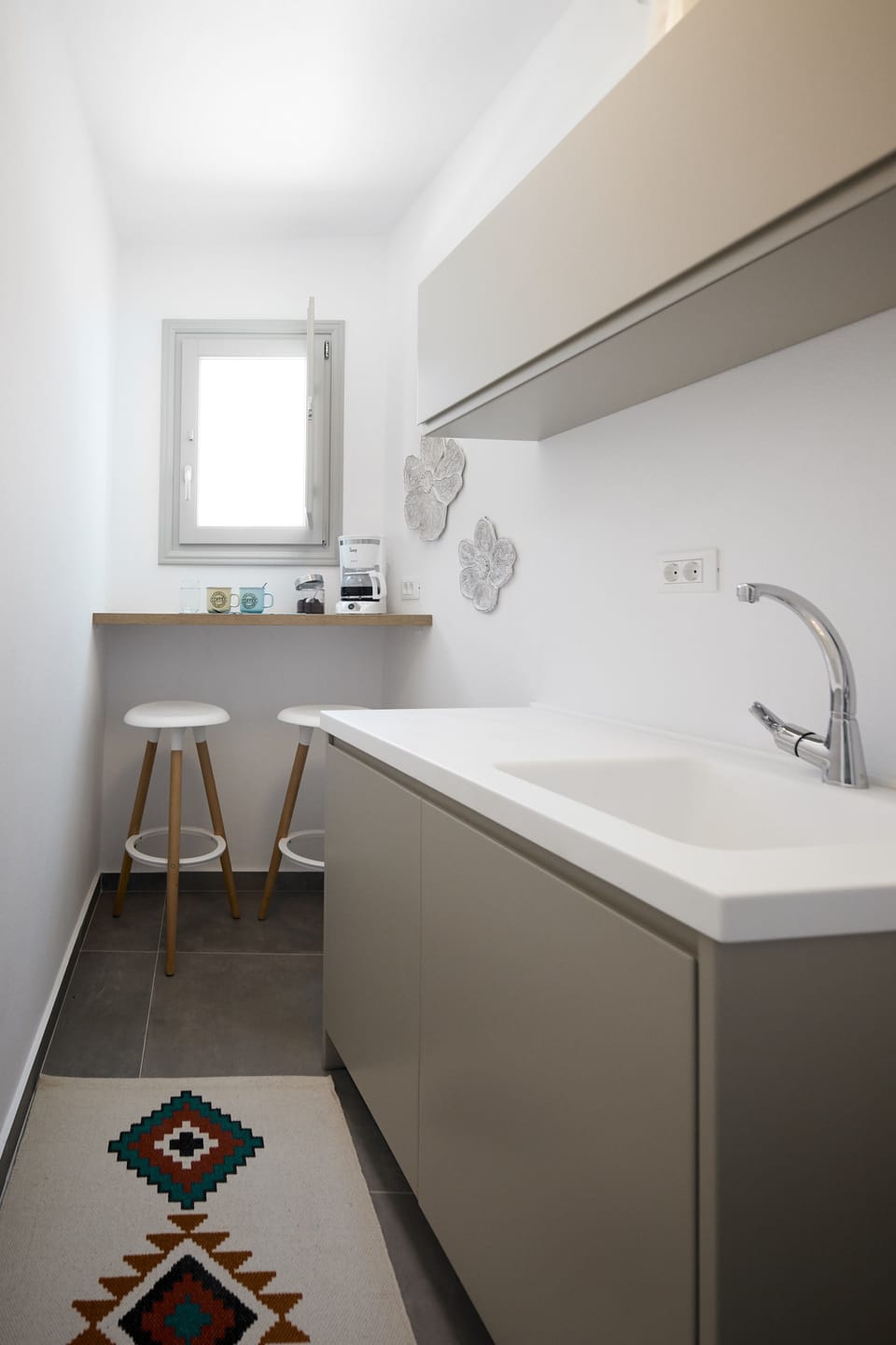 Deluxe Villa, 2 Bedrooms, Jetted Tub, Sea View | Shared kitchen | Full-size fridge, oven, stovetop, coffee/tea maker