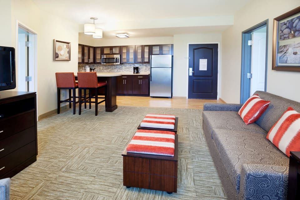 Suite, 2 Bedrooms, Kitchen | Living area | LCD TV, DVD player