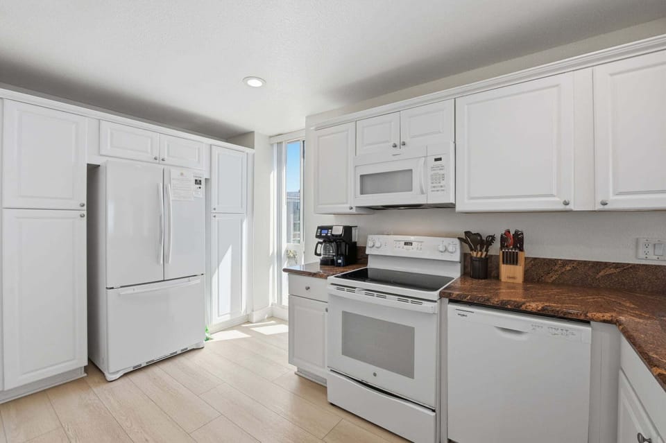 The fully equipped kitchen provides everything you need to prepare meals during your vacation.