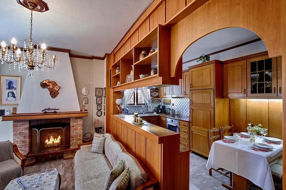 Lounge- Kitchen 