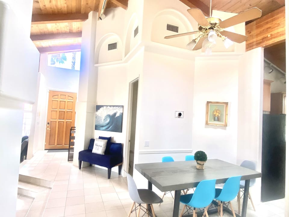 Dining room table entrance view. 